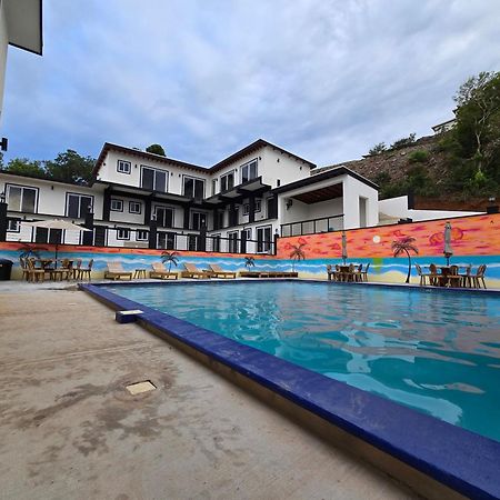 Chelle'S Suites And Restaurant Camp Bay Eksteriør bilde